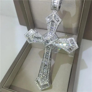 Pendentif Hip-Hop Euro-Américain avec Zircon <span class=keywords><strong>Blanc</strong></span>, Vert, Rouge, Bleu Incrusté, <span class=keywords><strong>Chaîne</strong></span> en Bambou, Collier pour <span class=keywords><strong>Homme</strong></span> en Alliage de Cuivre - Product Image 3