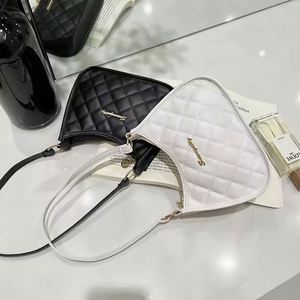Bolso de mano de piel sintética de moda para mujer con diseño creativo, bolso de hombro tipo luna con cierre de cremallera y forro. - Product Image 3