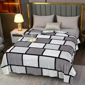 Couverture de climatisation transfrontalière en flanelle à carreaux, style sieste de bureau, vente en gros de couvertures cadeaux pour le commerce extérieur - Product Image 1