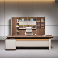 Bureau de direction en bois haut de gamme, écoresponsable, design moderne et luxueux pour immeuble de bureaux