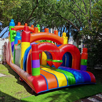 Parcours d'obstacles gonflable interactif de château extérieur commercial, parcours d'obstacles gonflable coloré pour adultes