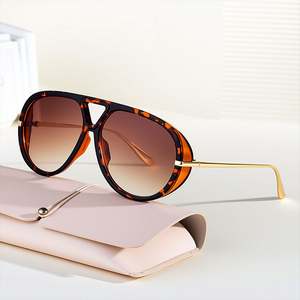 Gafas de Sol de Moda 2025 con Logotipo Personalizado, Gafas de Sol Retro Punk de Alta Gama con Protección UV400 para Hombre y Mujer - Product Image 5