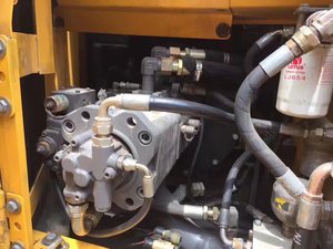 Excavadora Volvo 140 original importada de segunda mano 14 toneladas de excavadora Volvo EC140 EC140 de segunda mano Venta al contado - Product Image 3