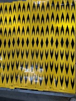 Bande réfléchissante jaune fluorescente avec flèche noire, autocollant d'avertissement réfléchissant pour pare-chocs de camion