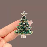 Broche JoJo en alliage de cuivre plaqué argent haute sensibilité, motif sapin de Noël avec cristaux sertis, accessoire polyvalent pour manteau d'enfant