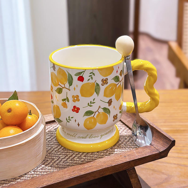 Citron jaune [tasse et cuillère]