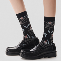 Chaussettes personnalisées OEM de haute qualité, design rétro floral, chaussettes en jacquard 3D respirantes, chaussettes en coton sans couture pour femmes, pour un confort quotidien