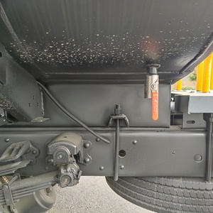 Camión Cisterna Dongfeng 4X2 de 6 Toneladas para Rociar Agua en Incendios, con Bomba de Alta Presión y Motor Diésel - Product Image 6