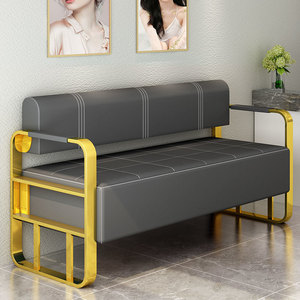 Chaise <span class=keywords><strong>d</strong></span>'<span class=keywords><strong>attente</strong></span> moderne <span class=keywords><strong>de</strong></span> luxe en acier doré avec siège en cuir - Mobilier <span class=keywords><strong>de</strong></span> <span class=keywords><strong>salon</strong></span> <span class=keywords><strong>de</strong></span> haute qualité pour salons <span class=keywords><strong>de</strong></span> <span class=keywords><strong>coiffure</strong></span>, salons <span class=keywords><strong>de</strong></span> barbier et salles <span class=keywords><strong>d</strong></span>'<span class=keywords><strong>attente</strong></span> - Product Image 3