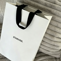 Sac shopping en papier blanc mat de luxe personnalisé, avec poignée en ruban satiné, grand sac cadeau en papier vertical pour boutique de cosmétiques