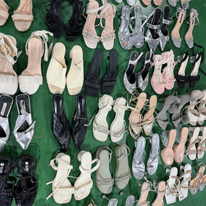 รองเท้าแตะผู้หญิงมือ<span class=keywords><strong>ส</strong></span>องดีไซน์พิเศษและมีเอกลักษณ์เฉพาะตัว รองเท้ามือ<span class=keywords><strong>ส</strong></span>องขายส่งแบบยกกระ<span class=keywords><strong>ส</strong></span>อบ - Product Image 2