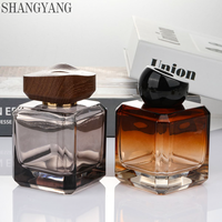 Bouteille diffuseur de roseaux en verre carré transparent de haute qualité, 180 ml, avec bouchon en bois peint, vente en gros directe d'usine chinoise