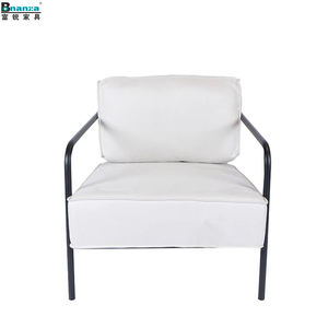 Sillón moderno de diseño simple de tela con barra de reposabrazos Asiento bajo en gris Blanco y negro - Product Image 4