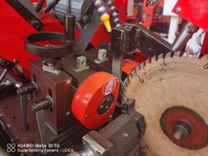 Affilatrice per denti con lama per sega circolare completamente automatica ad alta precisione Tct - Product Image 5