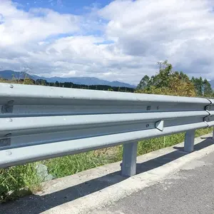 Corrimão de proteção de segurança rodoviária, trilho de proteção de segurança rodoviária, corrediça de corrugado, barreira anti-colisão, barreira de tráfego na estrada, com viga W