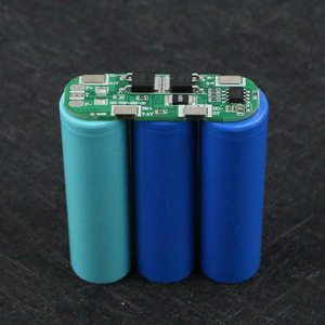 Cargador y Descargador de Baterías de Iones de Litio 3S 11.1V 7A para Baterías de Litio Ternarias NMC de 3.7V con Puerto de Carga y Descarga Integrado - Product Image 2