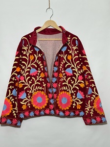 Veste en velours rouge pour femme, broderie florale, broderie à la main, manches longues, col rabattu, style automne - Product Image 3