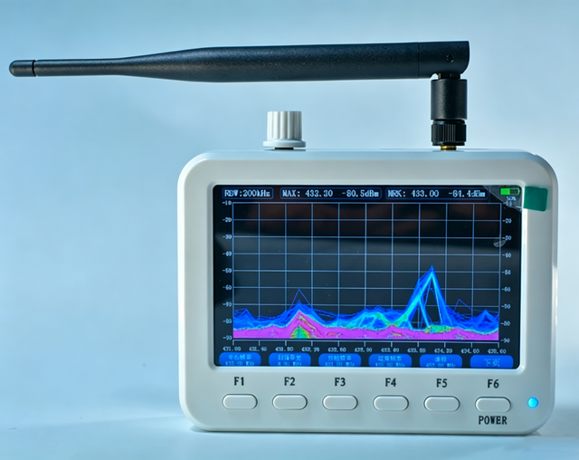 5 Inch Screen 30MHz-6GHz Handheld RF Explorer Signal Meter for UAV Detection Portable Spectrum Analyzer
