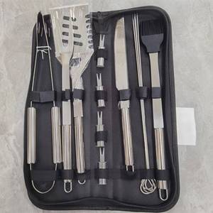 Ensemble de pinces de barbecue portables en acier inoxydable W011 pour l'extérieur avec sac Oxford, brosse et fourchette à barbecue – Outil domestique en gros - Product Image 6