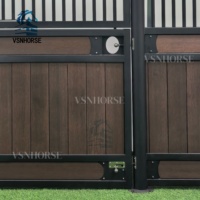 Populaire en Europe Stalle modulaire préfabriquée pour chevaux Façades de boîte stable en bambou enduit de poudre mate pour les installations de l'hippodrome moderne
