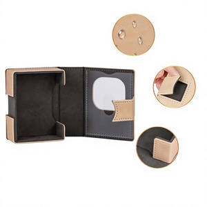 Boîte de rangement pour 30+ cartes FX Compact Easy Clean en PU avec fenêtre de visualisation et protection du deck - Product Image 2