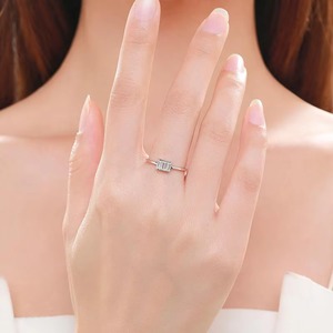 Anello in <span class=keywords><strong>Argento</strong></span> Sterling 925 con Tre File di Pietre, Taglio a Gradini, Incastonatura a Blocco CZ, Gioiello per Matrimonio e Fidanzamento per Donne - Product Image 3