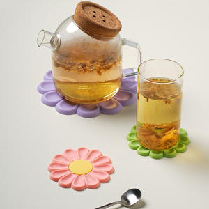 Margherita Flower 6.7 ''x 6.7'' <span class=keywords><strong>antiscivolo</strong></span> sottopentola <span class=keywords><strong>multiuso</strong></span> resistente al calore e pastiglie per uso cucina Hot pad apriscatole poggia cucchiaio - Product Image 2