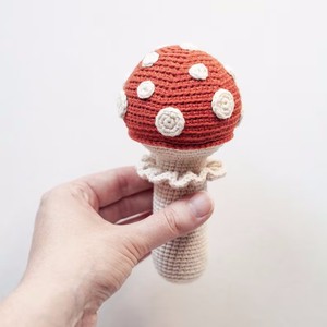 Haute qualité fait à la main jouer nourriture farcie tricot légumes champignon Amigurumi Crochet champignon <span class=keywords><strong>hochet</strong></span> - Product Image 3