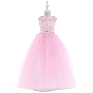 Robe de mariée maxi tendance et élégante pour enfant, style princesse en mousseline, avec broderie florale, col orné de cristaux et ceinture, avec nœud - Product Image 4