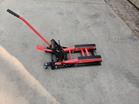 Hidrolik makas bir motosiklet kaldırma platformu 870mm kaldırma yüksekliği bakım platformu
