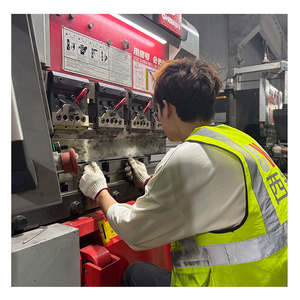 Service de fabrication sur mesure de tôles métalliques, découpe laser de précision, pliage de pièces en acier inoxydable pour boîtiers de machines industrielles - Product Image 1