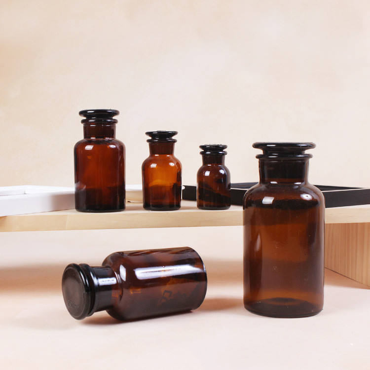 Empty Amber Chemical Apothecary Jars Laboratory Lab Reagent Glass ...