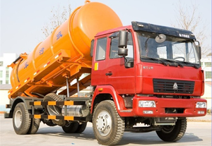 Camion d'assainissement <span class=keywords><strong>à</strong></span> aspiration Sinotruck HOWO 10 tonnes <span class=keywords><strong>à</strong></span> quatre roues motrices - Product Image 4