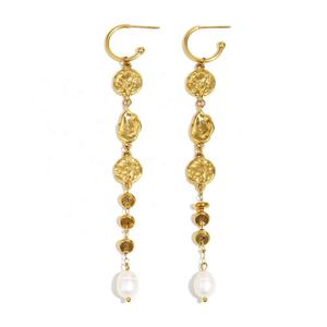 Pendientes Largos de Estilo Vintage con Piedras Naturales y Perlas, Acero Inoxidable con Baño de Oro de 18K y Textura Martillada para Mujer - Product Image 3