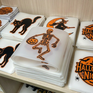 Transferts DTF vintage Halloween, motifs de films d'<span class=keywords><strong>horreur</strong></span> rétro, patchs thermocollants doux au toucher, impressions pour t-shirts ambiance effrayante, vente en gros - Product Image 2