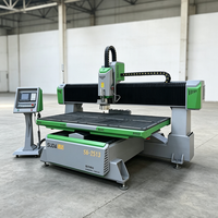 Machine CNC, machine de découpe CNC 1300*2500mm, permettant une fabrication rapide de pièces en bois, acrylique et aluminium
