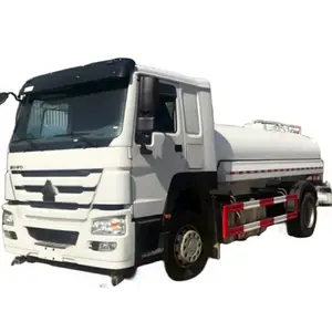 הכי פופולרי דיזל SINOTruk HOWO משאית ספרינקלרים 6*4 22000 ליטר 4000 ליטר מיכל מים למשאית