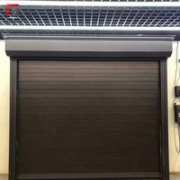 Porte de garage à enroulement isolée en aluminium, à ouverture verticale, pour villa résidentielle, avec moteur électrique