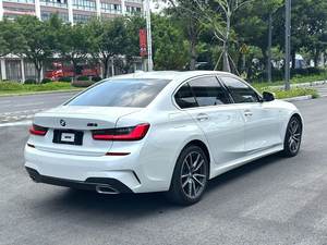 <span class=keywords><strong>BMW</strong></span> <span class=keywords><strong>Serie</strong></span> 3 320Li 2021, Paquete <span class=keywords><strong>M</strong></span> Sport, <span class=keywords><strong>Segunda</strong></span> <span class=keywords><strong>Mano</strong></span>, con Caja de Cambios Automática, Asientos de Cuero, Cámara Trasera, Neumáticos R18, Autos Usados - Product Image 4