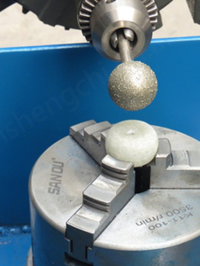 Machine à trous de bouton en agate de jade à double entraînement pour le traitement des équipements industriels d'arrondi - Product Image 5