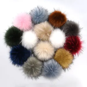 Wholesale Faux Fur Pompoms Raccoon For Knit Hat 11-15cm Faux Fur Pom Poms With Snap Accessories