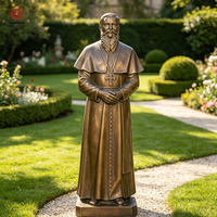 Statue de prêtre en bronze grandeur nature avec mains jointes, sculpture religieuse en laiton moulé pour la décoration de jardin et d'église