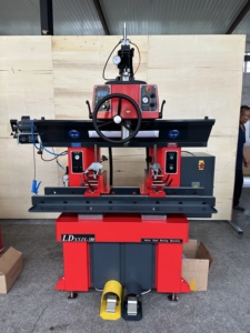 Machine à alésage et à découpe de sièges de soupapes LD180D 3 axes pour moteurs automobiles, motocyclettes et tracteurs, 14-65 mm, à flottation pneumatique - Product Image 1