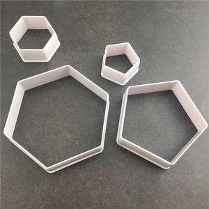 Molde Clásico para Galletas con Forma de Balón de Fútbol, Ideal para Eventos Familiares y Artículos para Fiestas Infantiles - Product Image 1