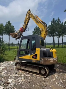 Miniexcavadoras Hyundai 80 Usadas de Corea del Sur de Alta Eficiencia, 8T CE EPA, con Bomba Hidráulica Kawasaki de Segunda Mano y Accesorio de Pulgar - Product Image 5