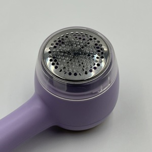 Removedor de Pelusas Portátil Recargable de Plástico para Ropa - Product Image 3