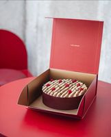 Boîte en carton ondulé pliable avec logo personnalisé, recyclable, facile à assembler, pour l'emballage et la présentation de sushis, gaufres, biscuits