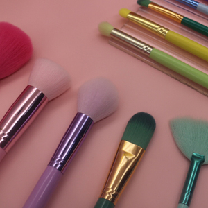 แปรงแต่งหน้า YRX พรีเมียม สีสันสดใส ขนแปรงนุ่ม สำหรับรองพื้น คอนซีลเลอร์ ครีม และเมคอัพชนิดน้ำ แปรงหัวตัดและแปรงหัวแหลม - Product Image 3