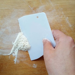 Plastic Scraper Medium Trapezoidal Baking Tool PP Material Dishwasher Safe For Pastry And Dough Handling - Product Image 3
