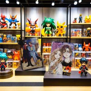 Regalos para fans del anime: Soporte de acrílico transparente personalizado, placa de exhibición de escritorio de plástico y soporte para llavero, con impresión personalizable de Impact - Product Image 1